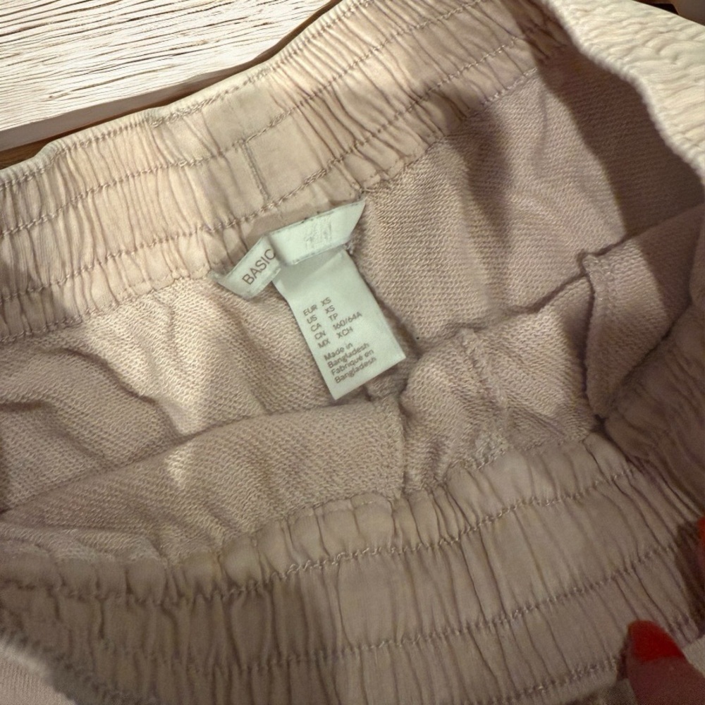 H&M Women's Light Pink Shorts - Picture 2 of 2